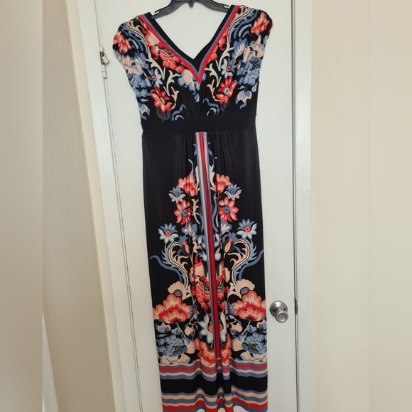 Monsoon Dresses & Skirts - NWOT lovely floral maxi dress